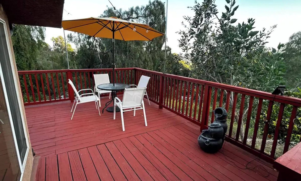 Canoga Park House | Boulders Views,Patio, peaceful