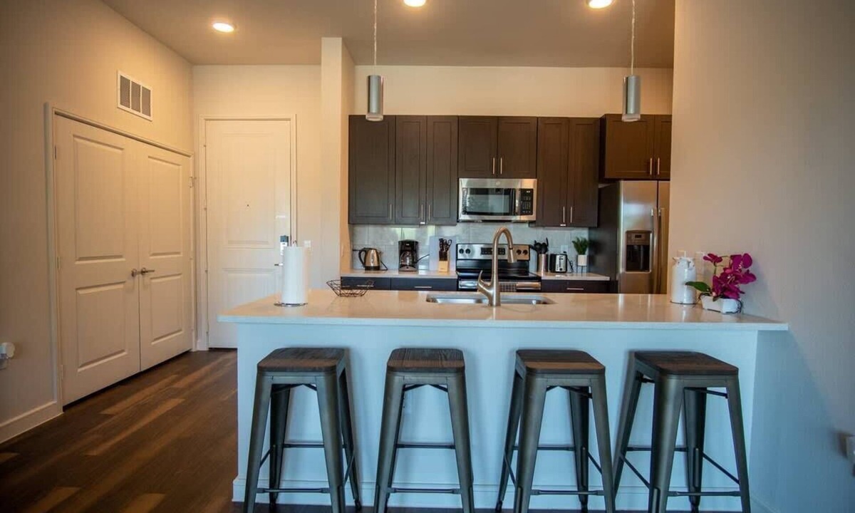 Richardson Apartment | Boulevard Stays Nature Escape 2BR Suite Gym, Pool, Parking