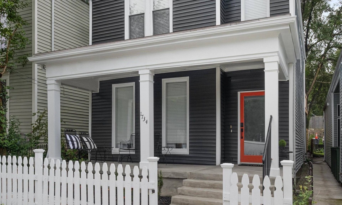 Clifton House | Bourbon trail spacious house that sleeps 8 with a fun yard & is newly renovated!