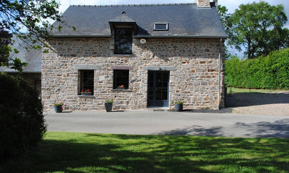 Bourg-des-Comptes House | Bourg Des Comptes: cottage cellar