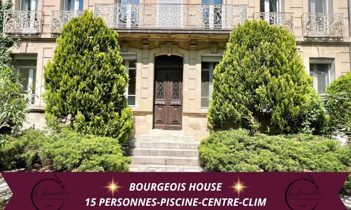 Salon-de-Provence Villa | Bourgeois House – 15 Guests | Pool | City Center | Garden | 6 Bedrooms | A/C