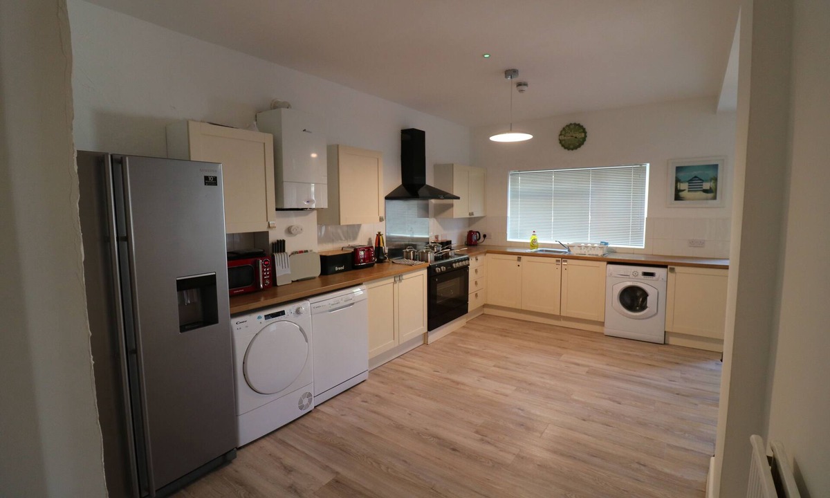 Bournemouth House | Bournemouth Getaway for 14