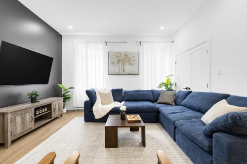 Downtown Montreal Apartment | Boutique 4BR Luxury Residence 2 Floors Mile-End St-Laurent