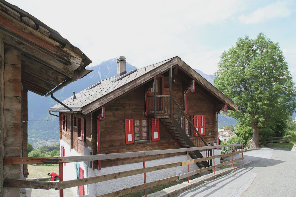 Erschmatt Apartment | Boutique Apartment in Valais with Balcony