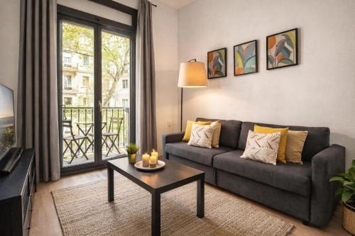El Parc i la Llacuna del Poblenou Apartment | Boutique Apartment in Barcelona Center near Metro Marina & Parc Ciutadella