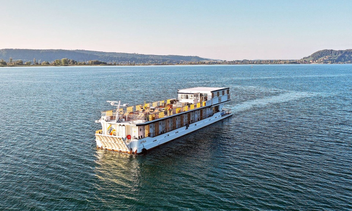 Sugiez Boat Rental | Boutique Boat Hotel Attila