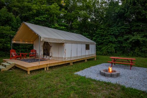 Cassville Other | Boutique Camp Getaway at Roaring River