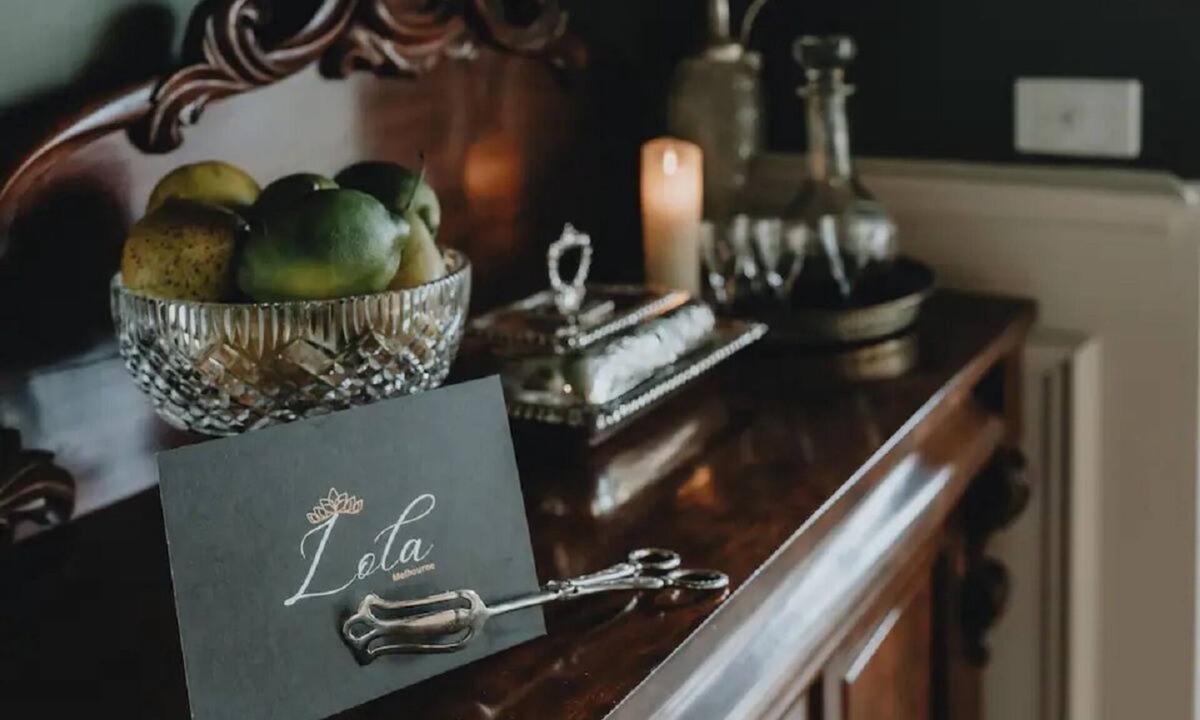 Melbourne Central Business District Apartment | Boutique central apartment|private balcony|parking