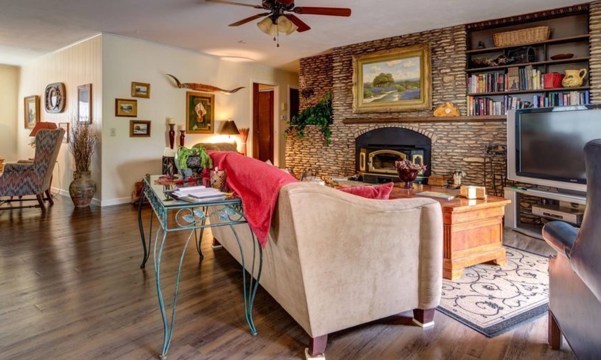 Georgetown House | Boutique Farm Stay — Thoughtfully Designed