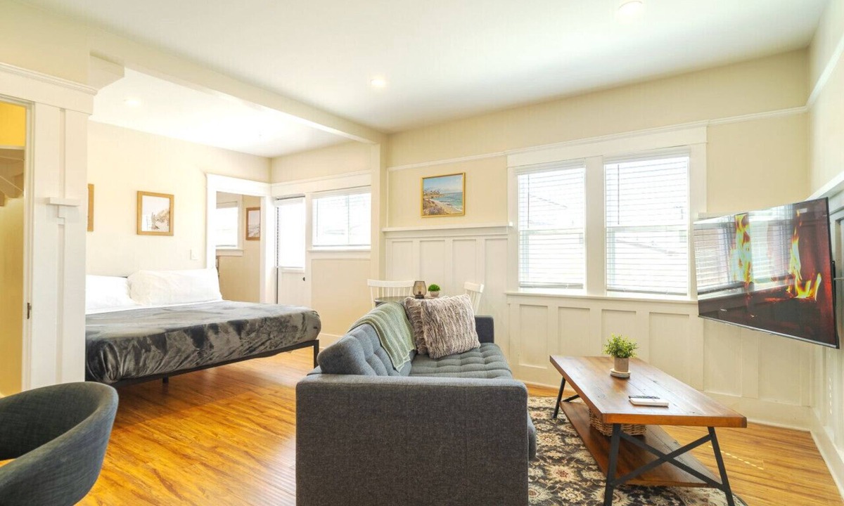 South Park Apartment | Boutique Historic Studio Balboa Park W/D