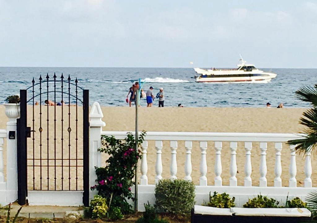 Malgrat de Mar Villa | Boutique home the beach