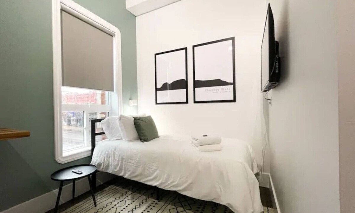 Thunder Bay Apartment | Boutique Hotel - Suite #8 Single
