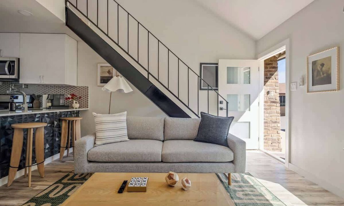 St. Edwards Apartment | Boutique Loft in Austin | WiFi | Parking | Pets