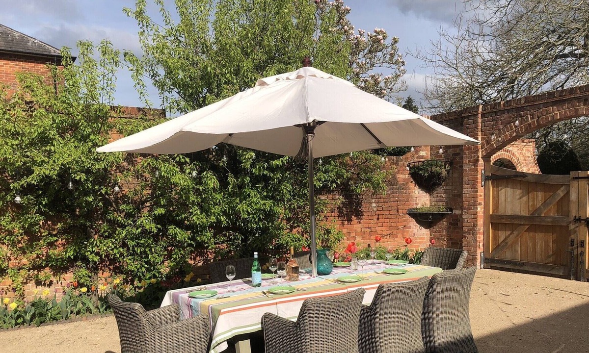 Hook House | Boutique Luxury Barn sleeps 2-6