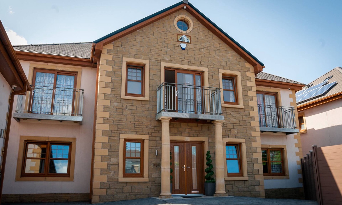 MacMerry House | Boutique Mansion House