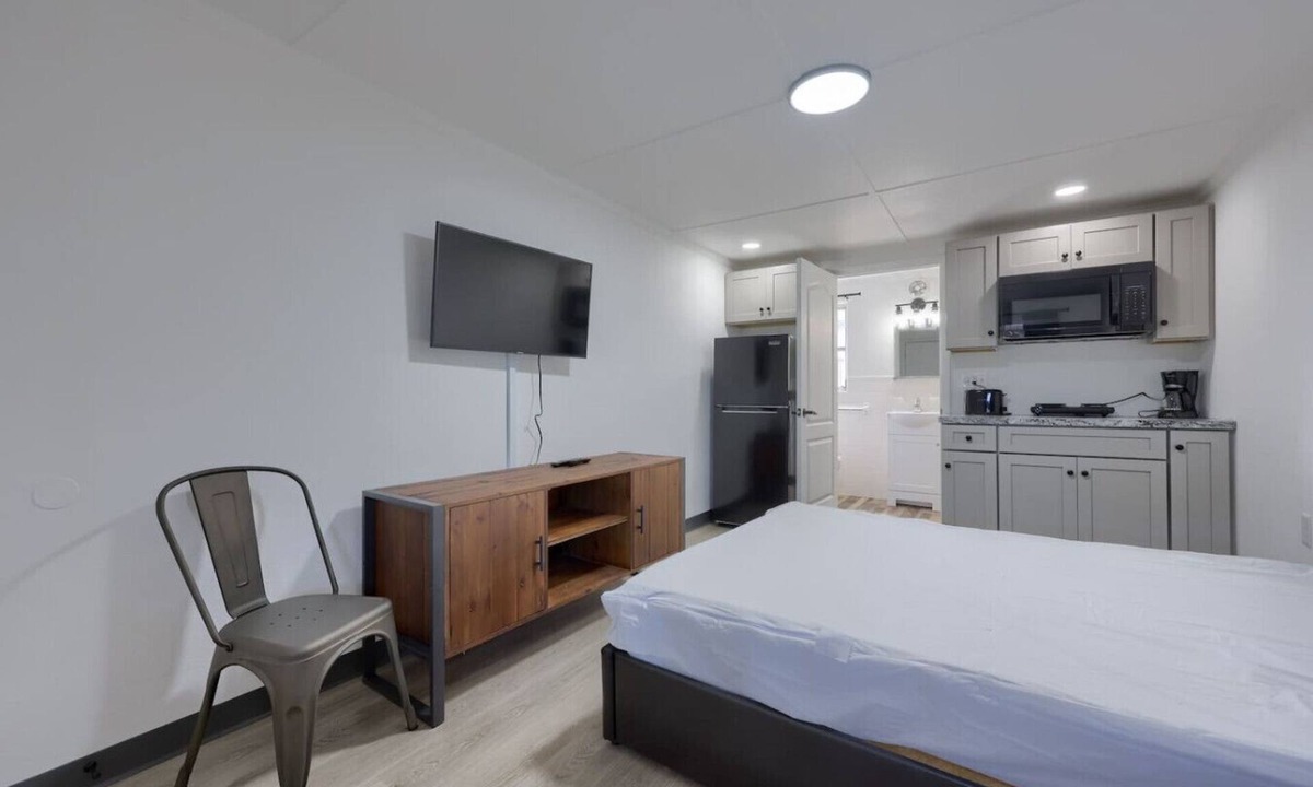 Akron Apartment | Boutique Motel in Akron