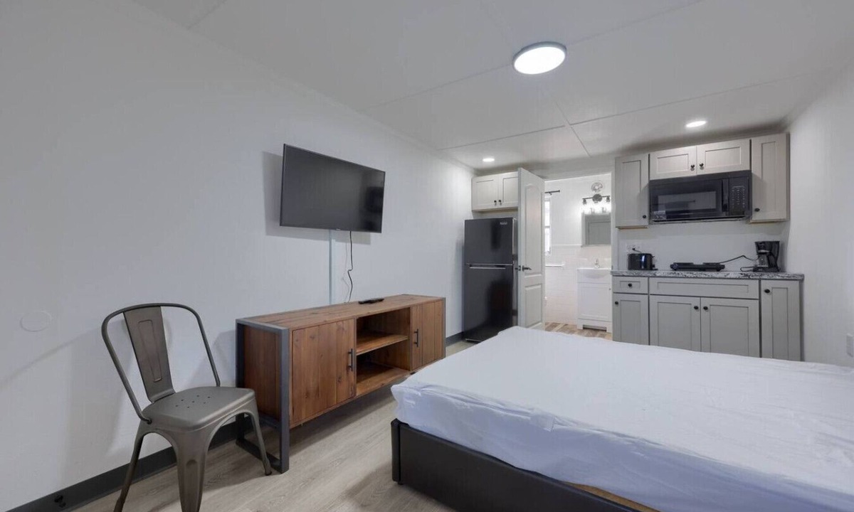 Akron Bed & Breakfast | Boutique Motel in Akron