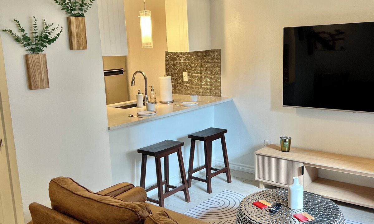Knox - Henderson Condo | Boutique Retreat Knox/Henderson With Private Speakeasy & Patio