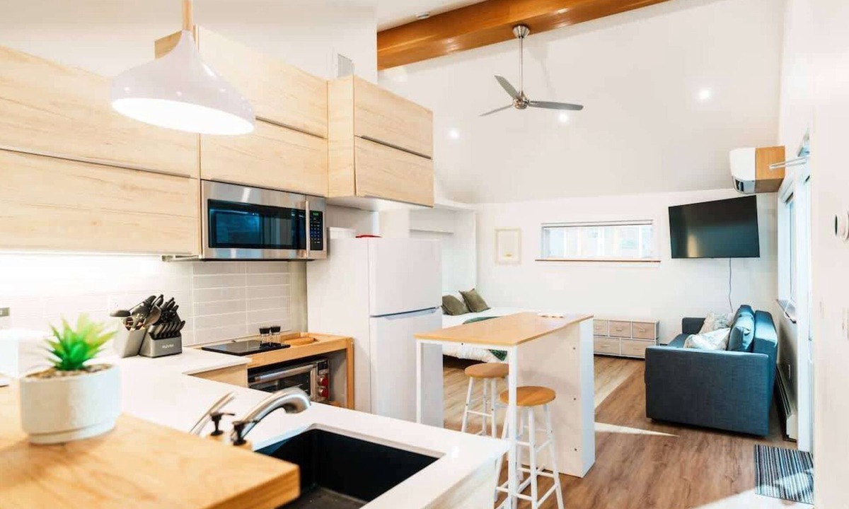 Kensington Apartment | Boutique Riverside Loft Near Downtown