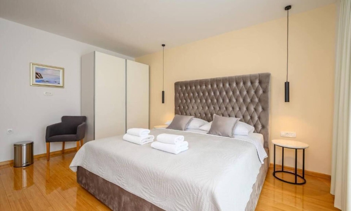Kula Norinska Bed & Breakfast | BOUTIQUE ROOMS KICAN