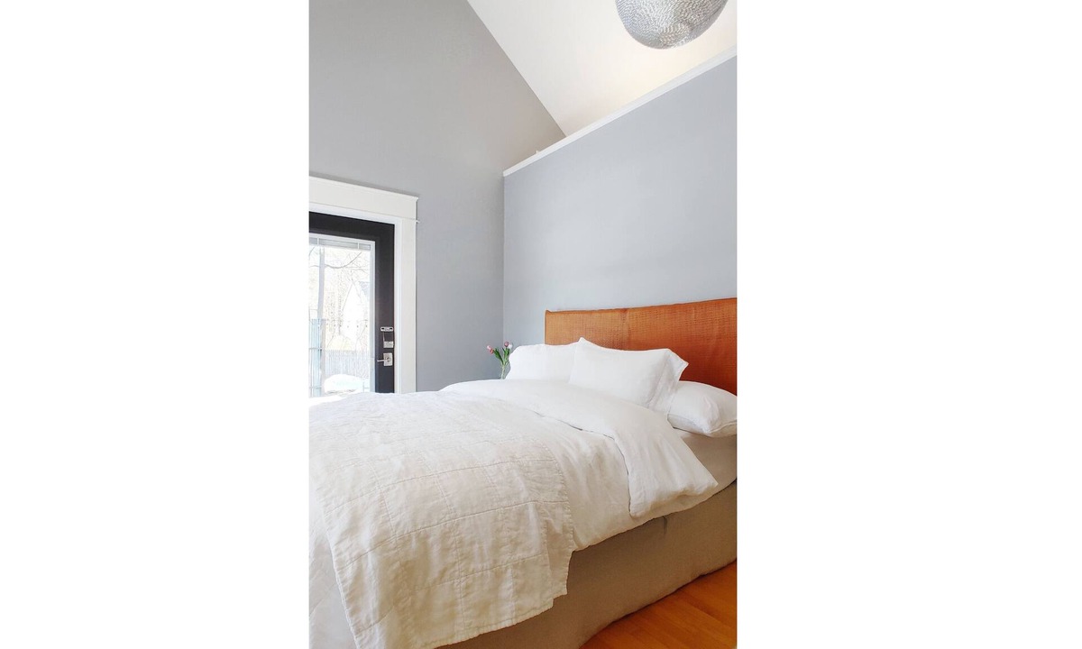 Amherst Apartment | Boutique Studio Under the Hemlocks: 2 Courtyards, Grill & Writers Retreat