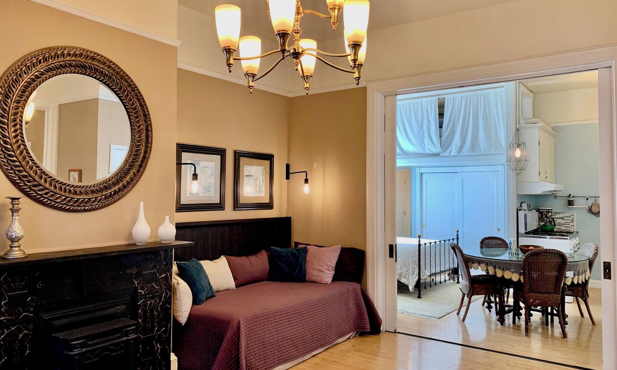 Southwest Berkeley Apartment | Boutique Unit in an Elegant West Berkeley Victorian.