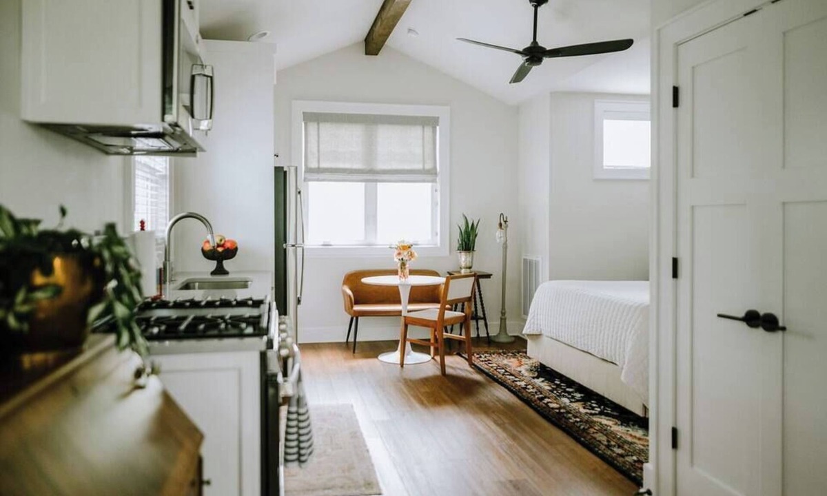 Allandale House | *Boutique Woodview Walk Up Apartment*