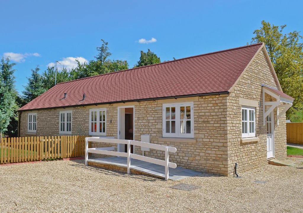 Lechlade House | Bowles Cottage