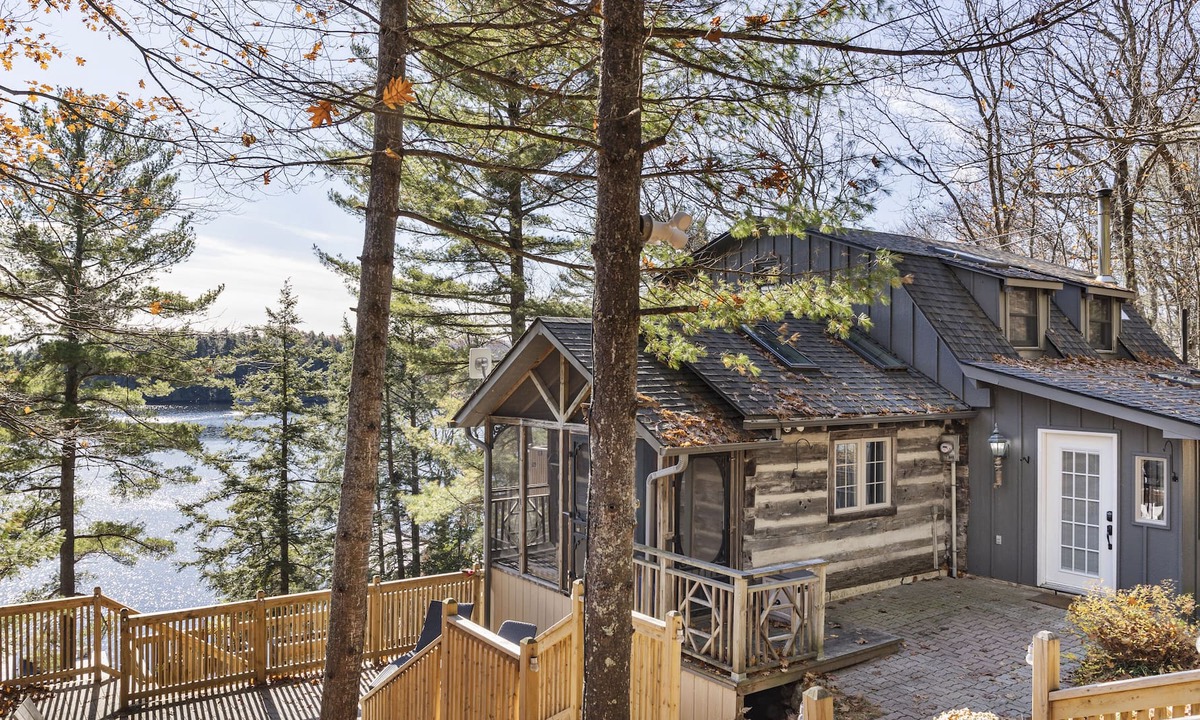 Bracebridge Cabin | Boyd's Cabin Retreat - A Rustic Muskoka Treasure