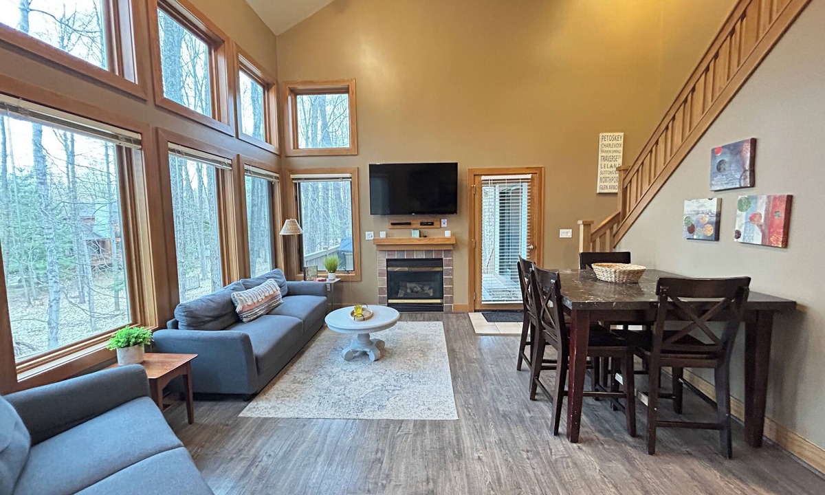 Boyne Falls House | Boyne Summer HQ - Golf, Lakes & Sports Access