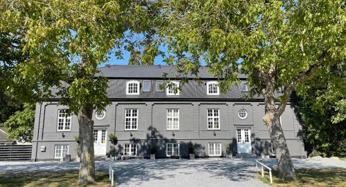 Nykobing Falster Bed & Breakfast | Brændte Ege Gods