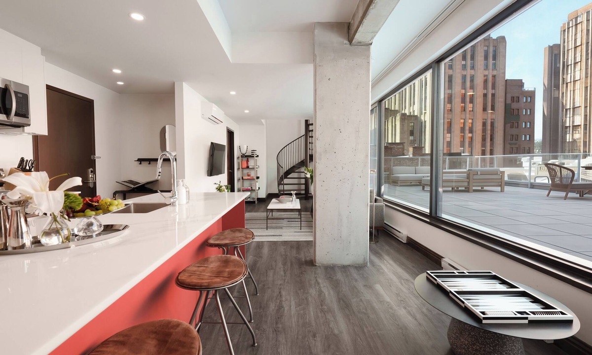 Old Montreal Hotel | Brésoles Hotel