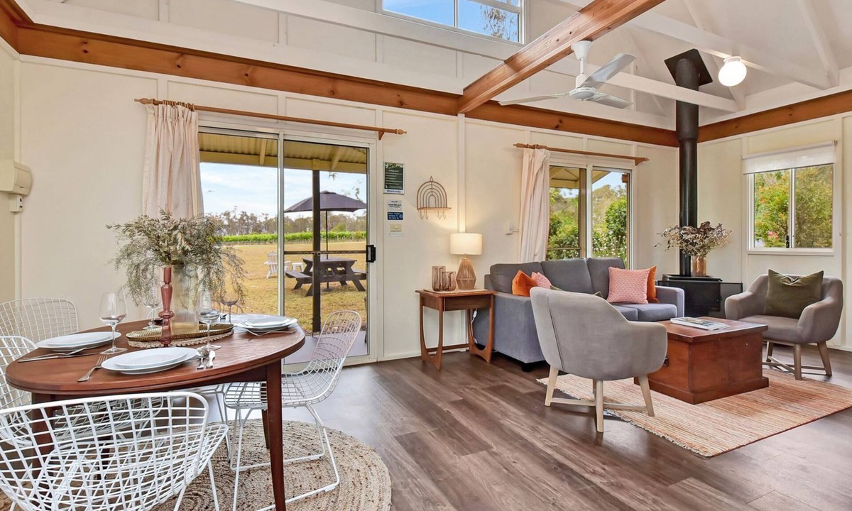 Rothbury Cottage | Bracken Ridge Vineyard - The Kingston - Villa 3