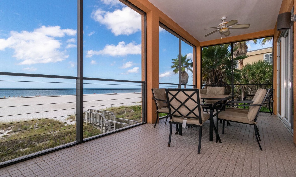 Bradenton Beach Condo | Bradenton Beach Club unit D | 3/2 Beach Front Condo