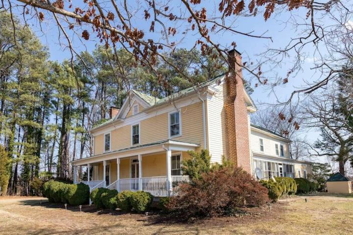 Nathalie Bed & Breakfast | Bradley House Bed and Breakfast
