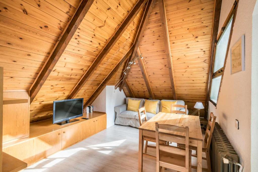Garos Apartment | Brahets by SeaMount Rentals