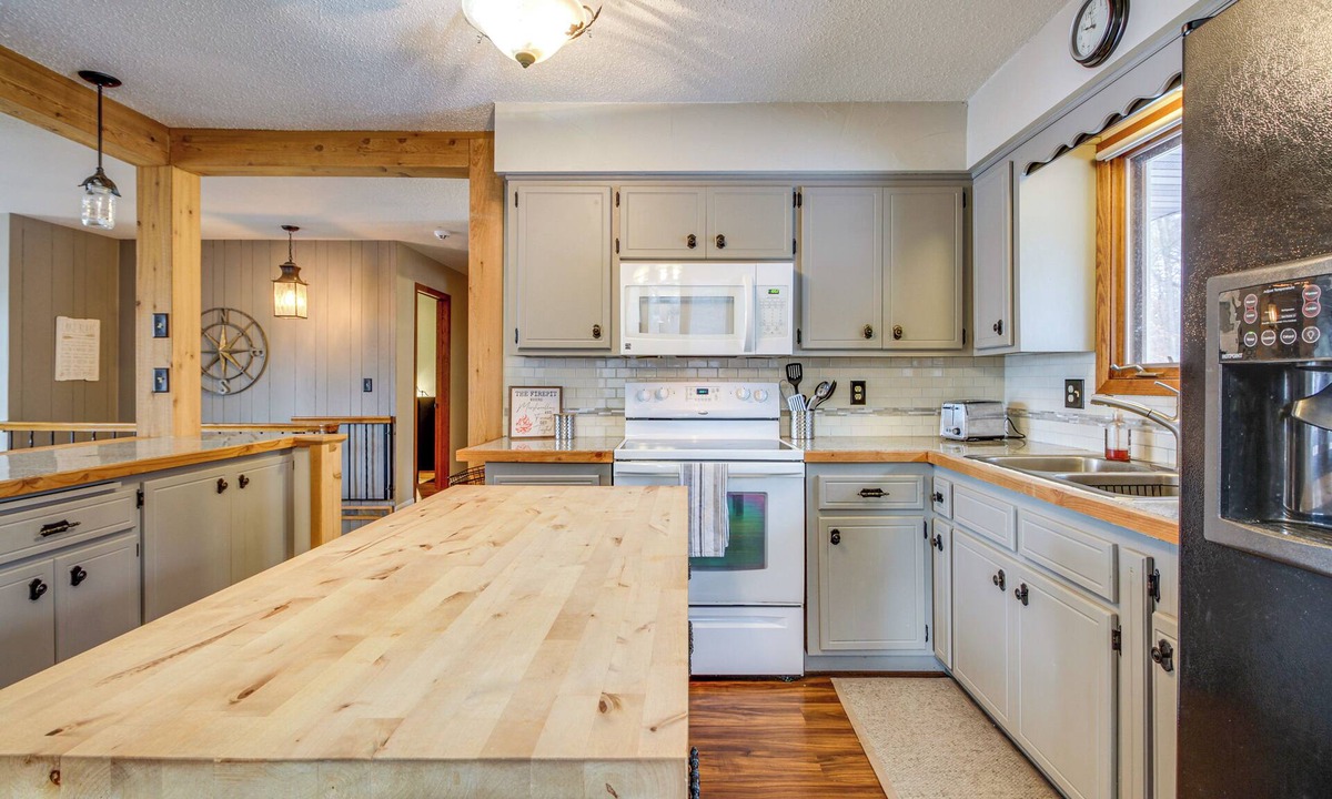 Brainerd Cabin | Brainerd Cabin: Waterfront Fire Pit + Lake Access!