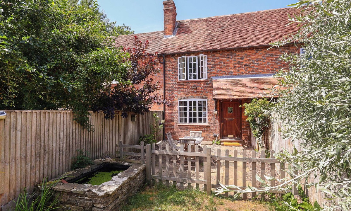 West Ilsley Cottage | Bramblefield Cottage