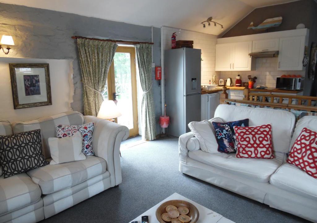 Brazzacott House | Brambles Cottage