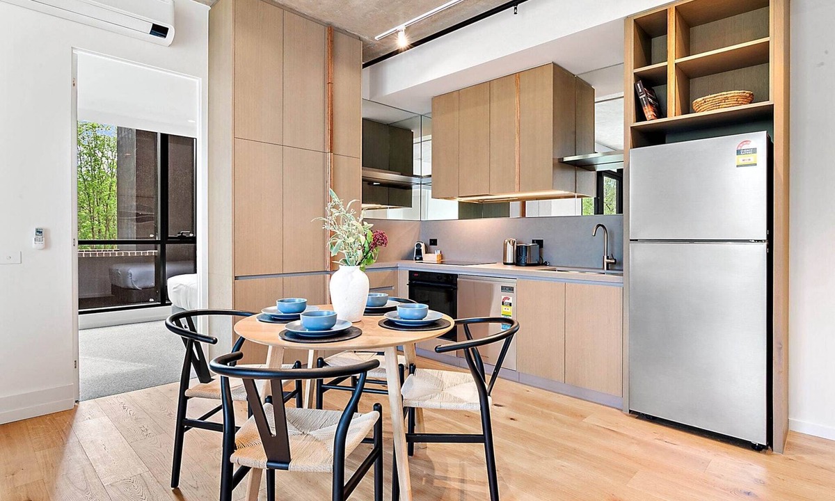 Northcote Apartment | Brand-New 2-Bed with Rooftop Access