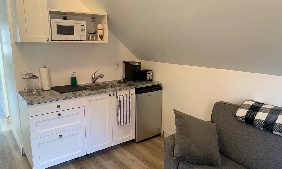 Kingston House | Brand New 2 Bedroom Downtown Kingston