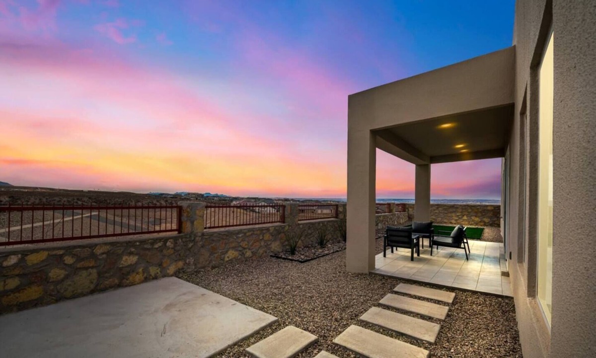 Chamberino House | Brand New 2024 Home! The Enchanted Escapenn