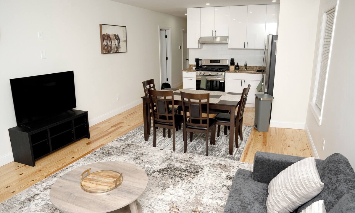 Stockade Historic District House | Brand new 2bedroom apartment in fabulous Schenectady with AC and private parking