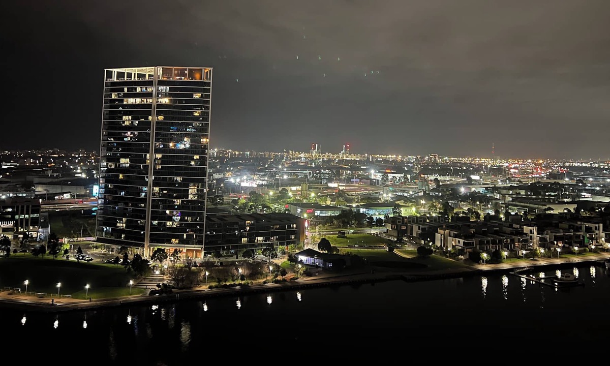 Docklands Apartment | Brand New 2BR Waterfront Docklands/Free Parking