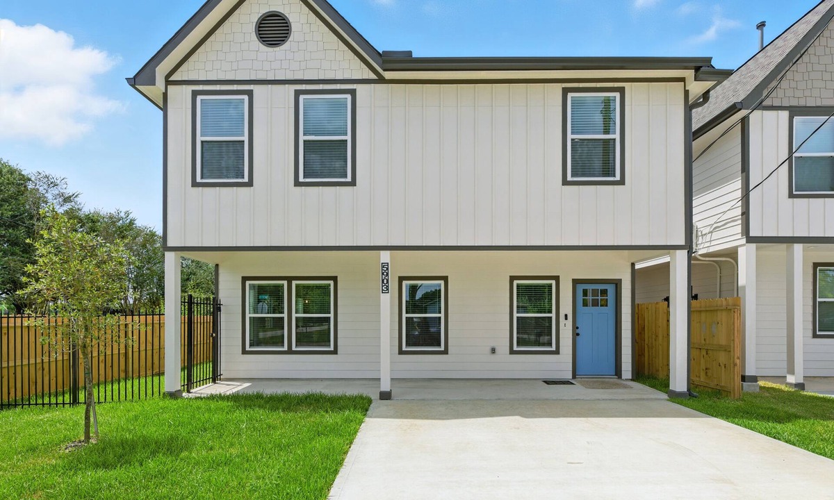 Northeast Houston House | Brand-New 3BR/2.5 BA. Mins to Downtown & Airports