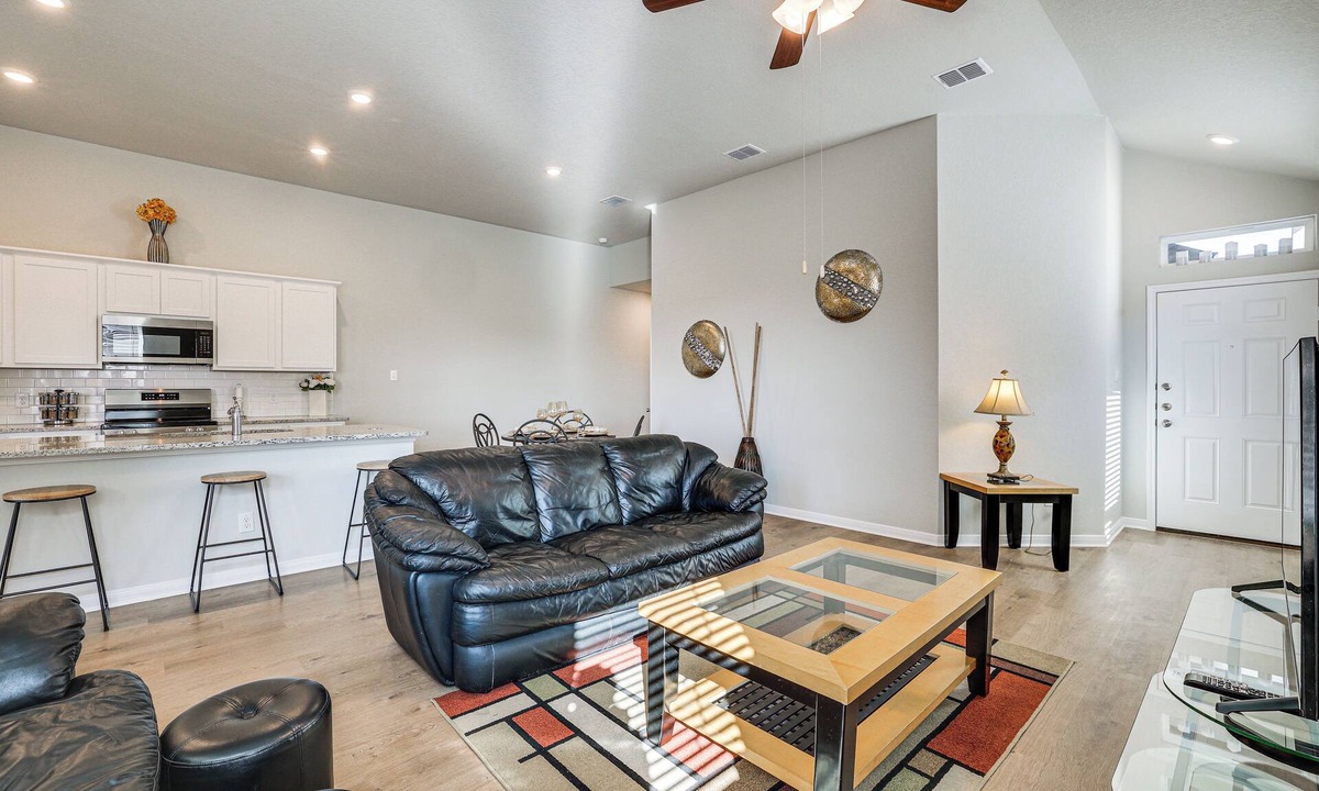 Castroville House | Brand New 3BR Duplex Near SeaWorld & Lackland