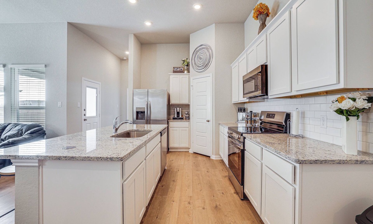 Castroville Cottage | Brand New 3BR Duplex Near Seaworld & Lackland