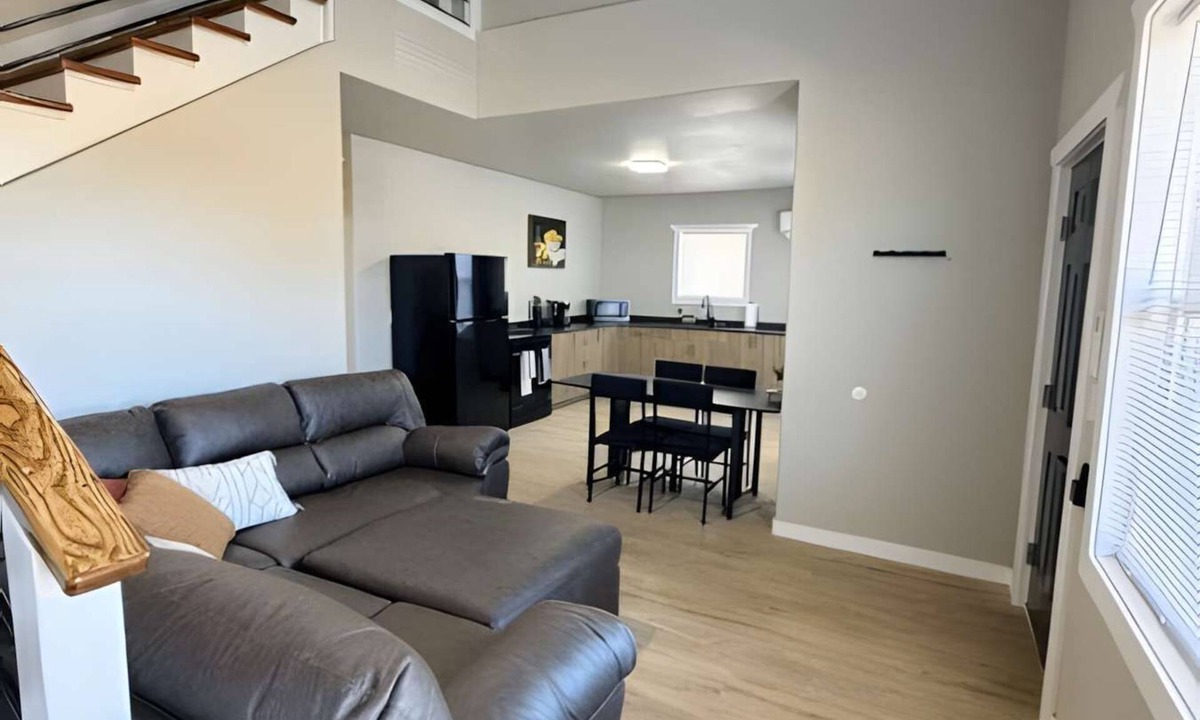 Floydada Apartment | Brand New 3BR | Laundry| Quiet & Private