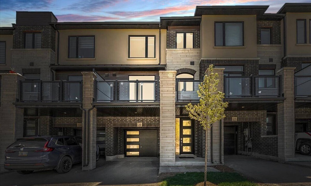 Cambridge House | Brand New 4-BR Ensuite Townhouse | Netflix/Disney+