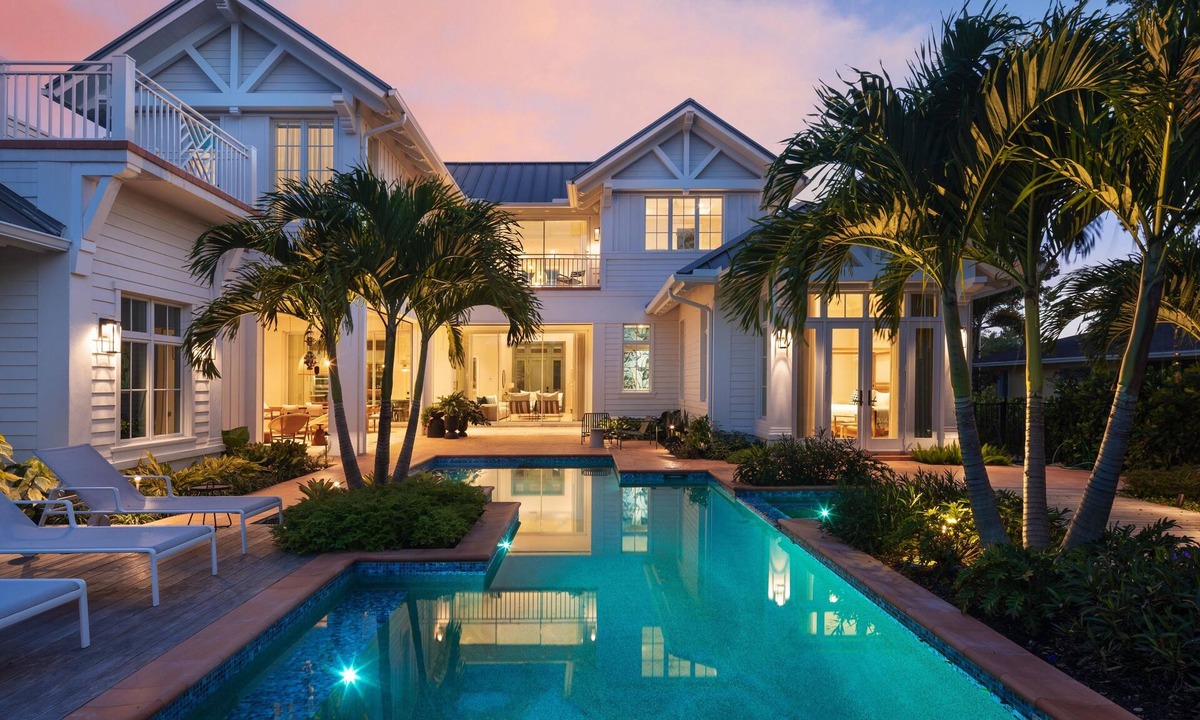 Ridge Lakes Villa | Brand new 4bdr Villa in Old Naples - walking distance to Beach